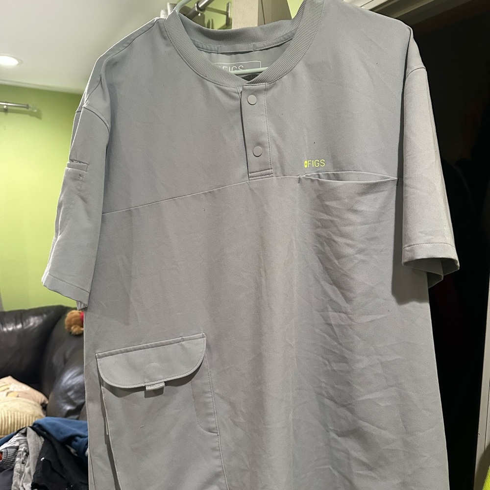 FIGS Men's Gray Scrubs